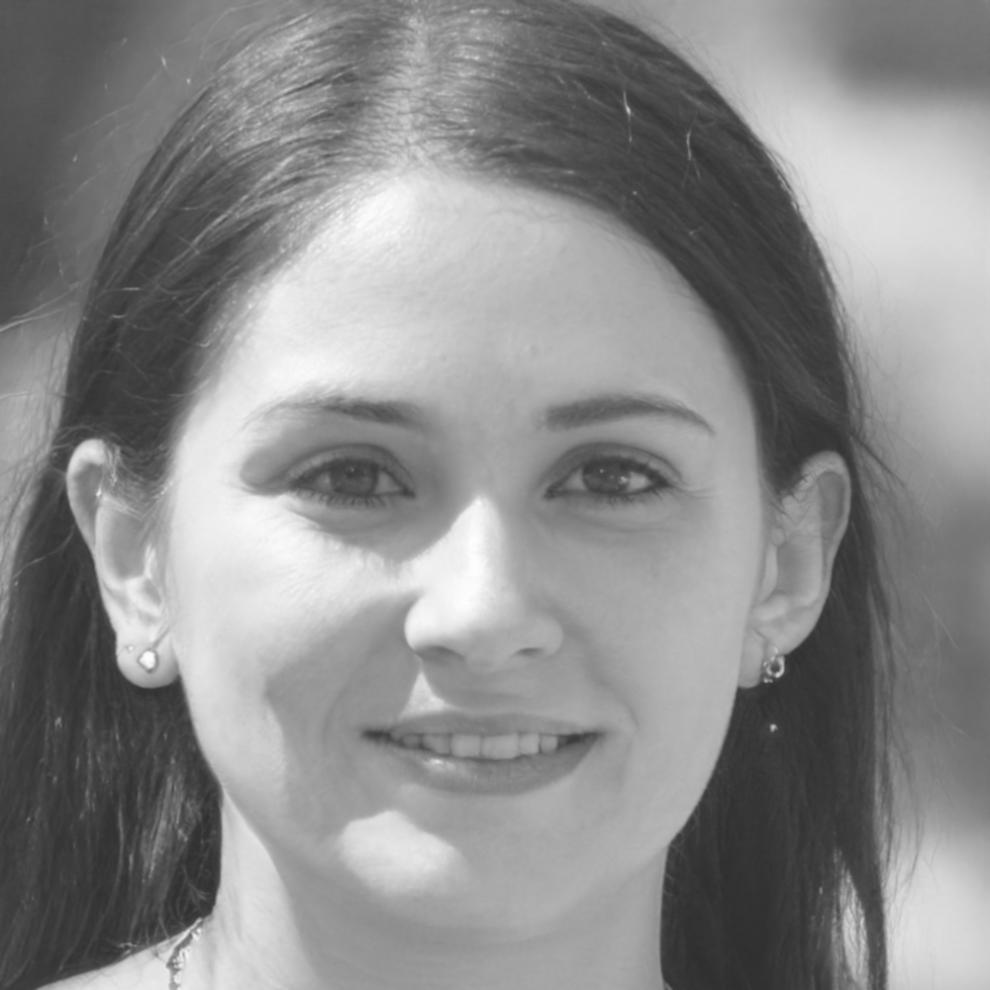 Portrait de Célestine Moreau, experte en finance d'entreprise